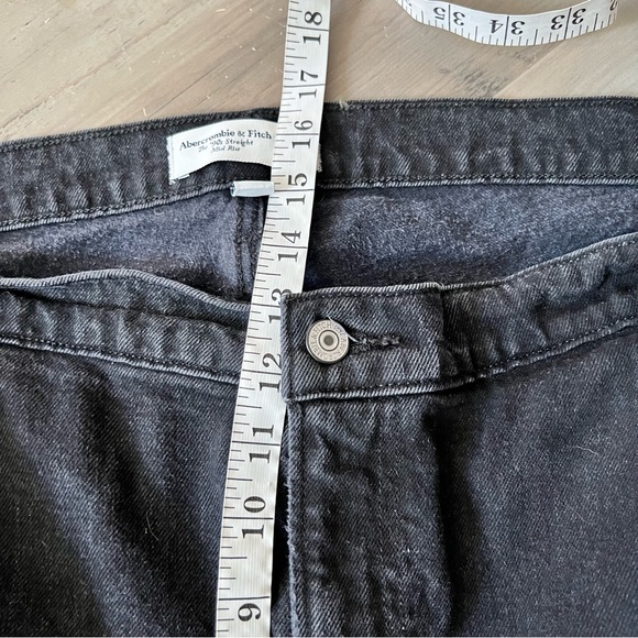 Abercrombie & Fitch Mid Rise 90s Straight Jean Washed Black Curve Love Size 36 - Picture 7 of 15